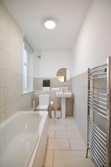 Contemporary 3 Bedroom Flat Kirkcaldy Zewnętrze zdjęcie